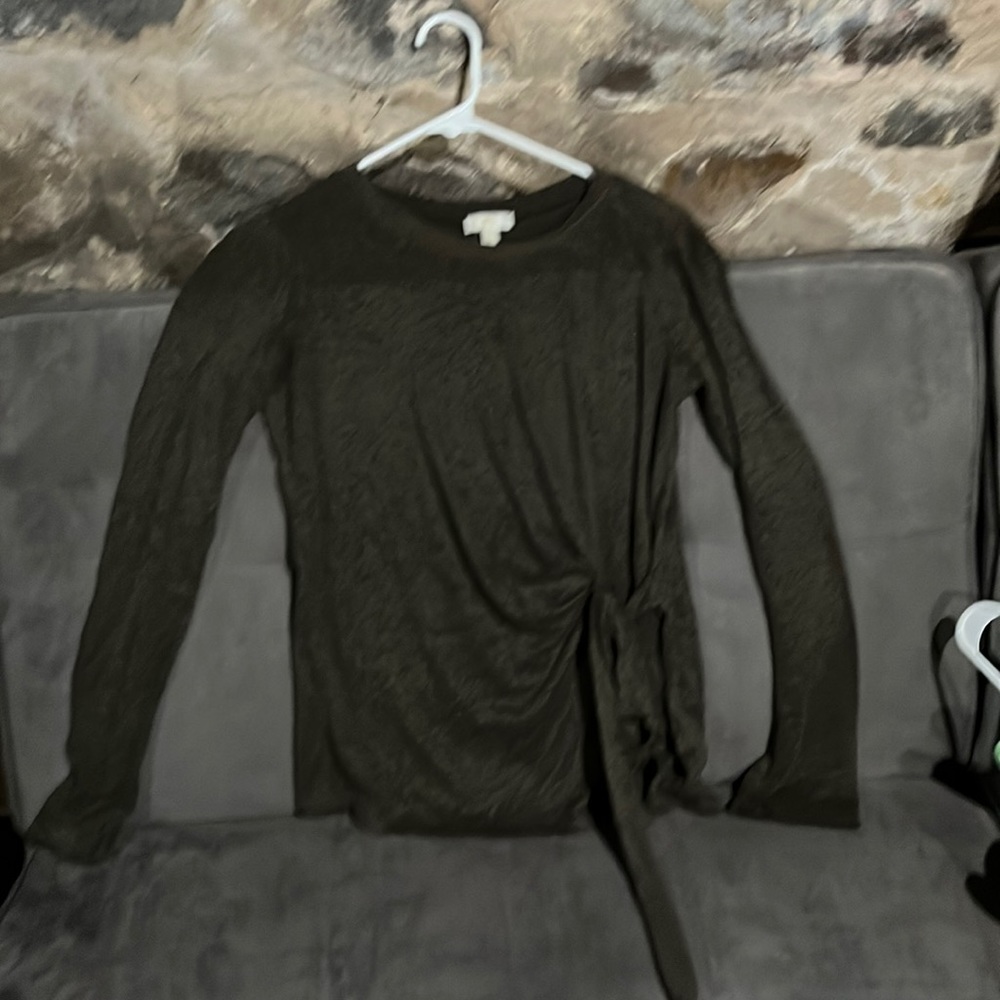 Deep green long sleeve with knot